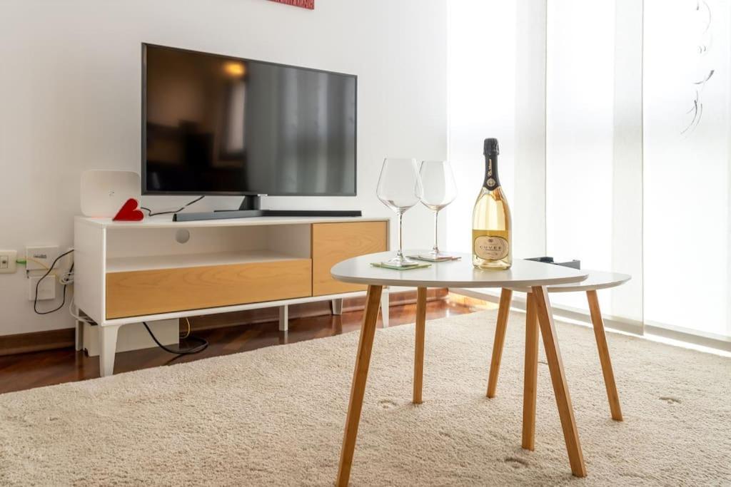 Appartement Duomo-portaromanaxxl Terrace & Free Parking Milaan